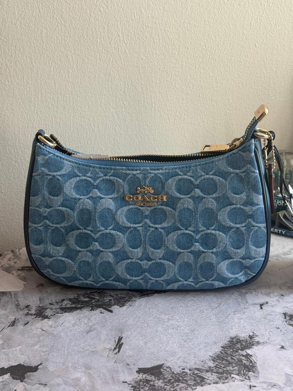 Coach Teri Shoulder Bag in Signature Denim Natural CAF82 NWT